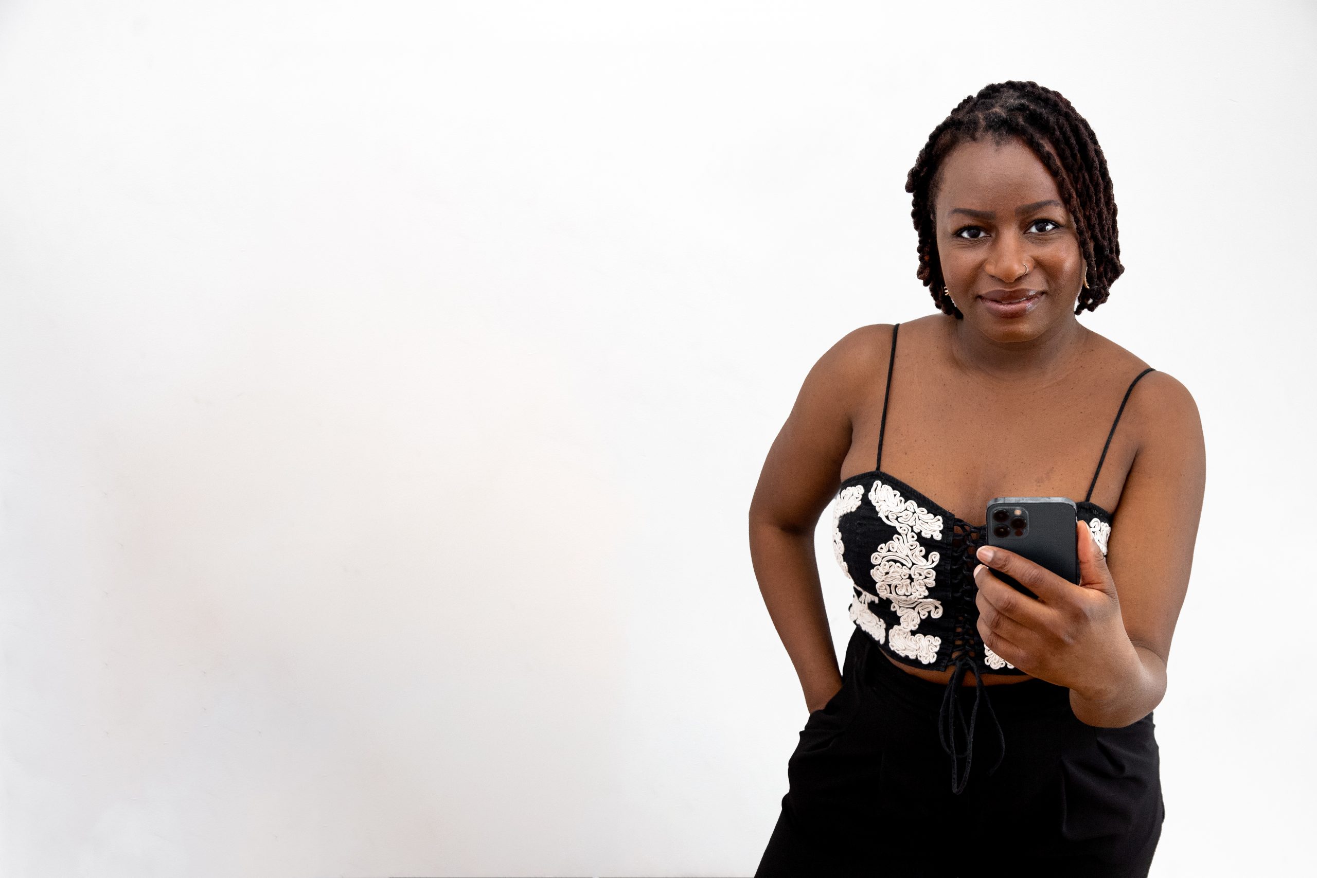 stratégie de marque, personal branding et conception créative pour vos réseaux sociaux.